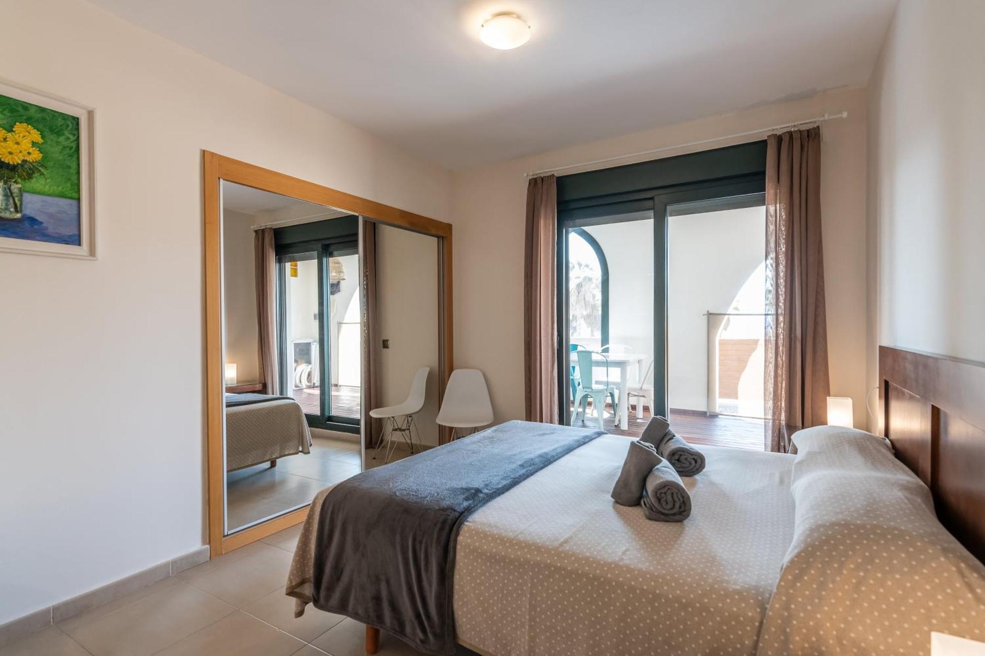 Apartamento Playa Marina By H Isla del Moral Habitación foto
