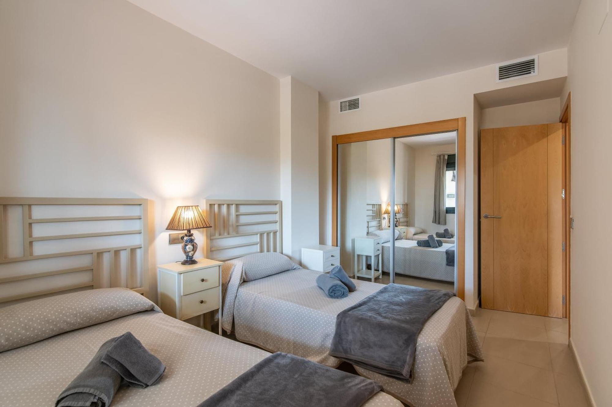 Apartamento Playa Marina By H Isla del Moral Habitación foto